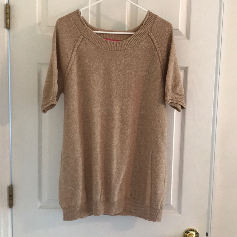 Short sleeved sweater
